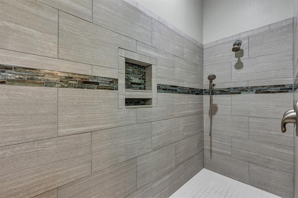 待售: $675,000 (4 贝兹, 3 浴室, 2726 平方英尺)