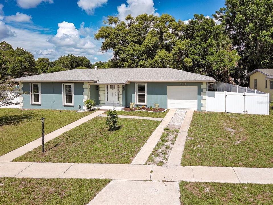 For Sale: $299,999 (3 beds, 2 baths, 1353 Square Feet)