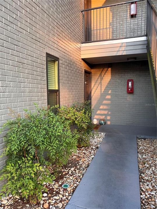Active With Contract: $1,500 (2 beds, 1 baths, 768 Square Feet)
