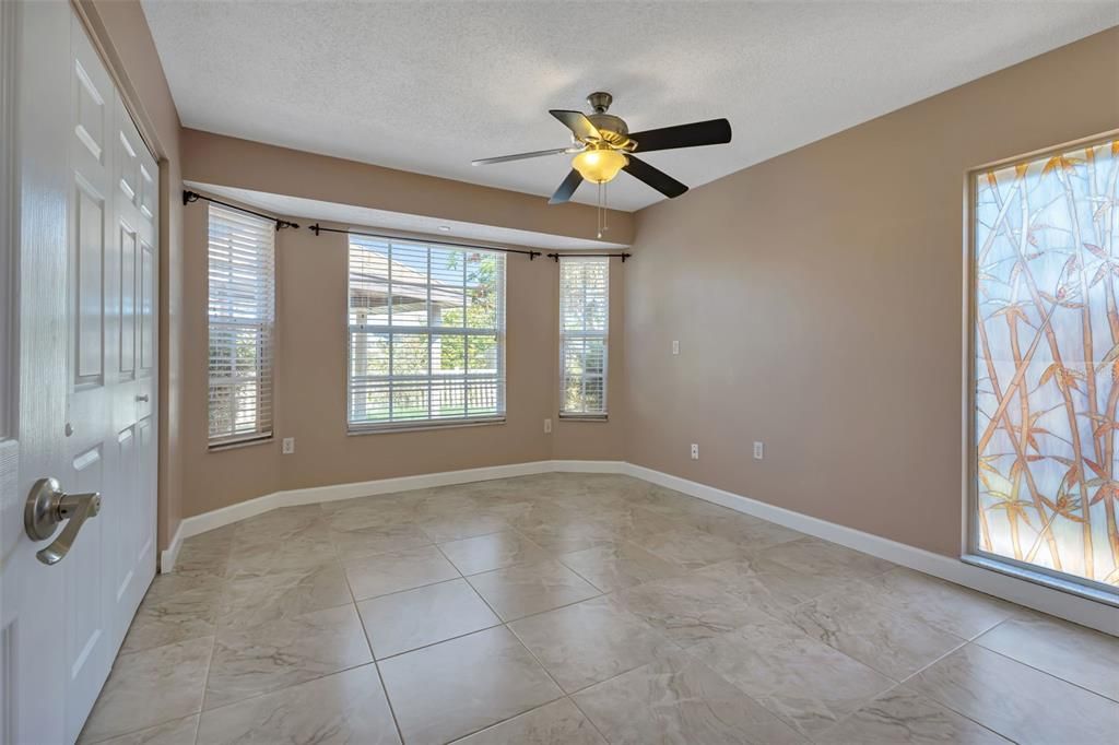 Active With Contract: $349,900 (3 beds, 2 baths, 1674 Square Feet)