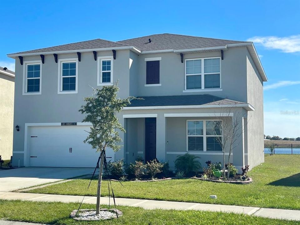 Active With Contract: $2,850 (5 beds, 3 baths, 2696 Square Feet)