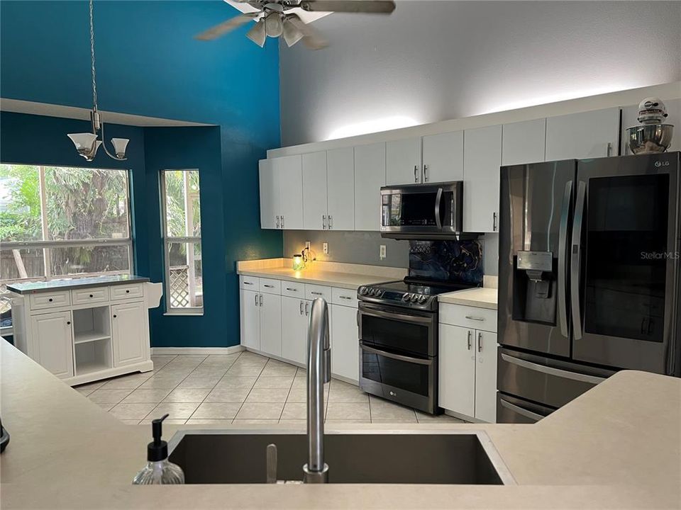 For Sale: $449,900 (3 beds, 2 baths, 1820 Square Feet)