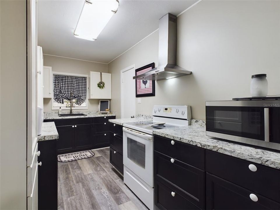 For Sale: $329,900 (3 beds, 2 baths, 1500 Square Feet)