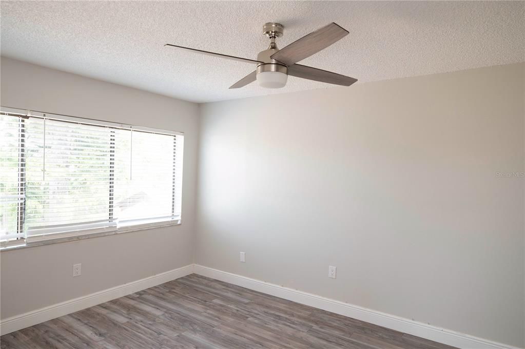 Active With Contract: $2,200 (3 beds, 1 baths, 1257 Square Feet)