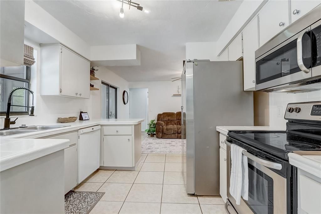 For Sale: $290,000 (3 beds, 2 baths, 1730 Square Feet)