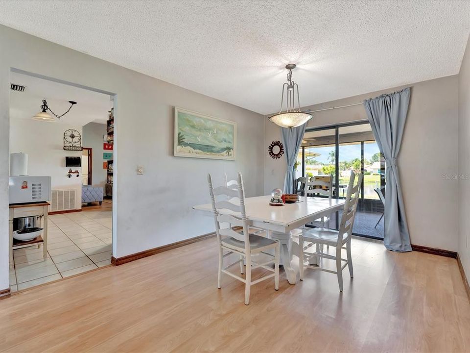 Active With Contract: $530,000 (4 beds, 2 baths, 1971 Square Feet)