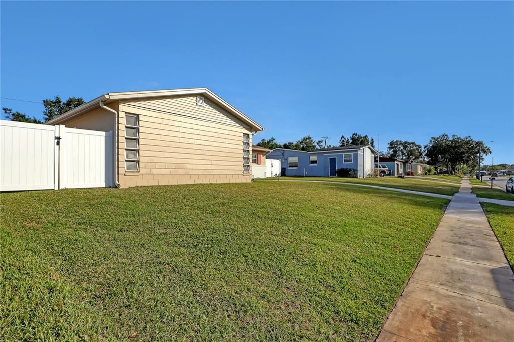 For Sale: $313,000 (3 beds, 2 baths, 1200 Square Feet)