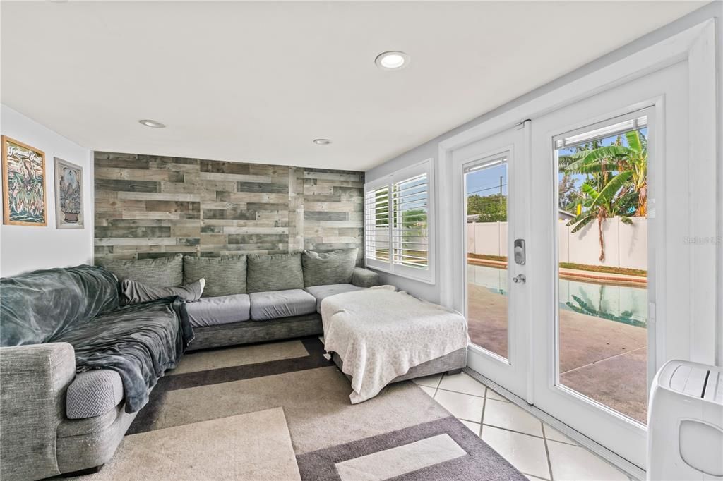 Active With Contract: $449,900 (2 beds, 2 baths, 1299 Square Feet)