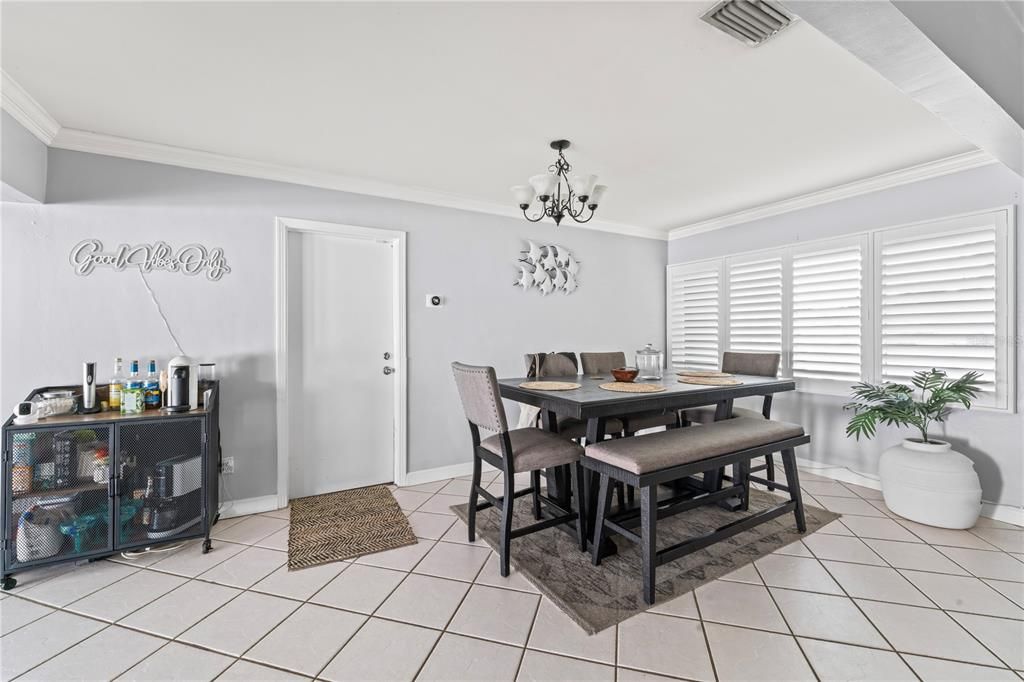 Active With Contract: $449,900 (2 beds, 2 baths, 1299 Square Feet)