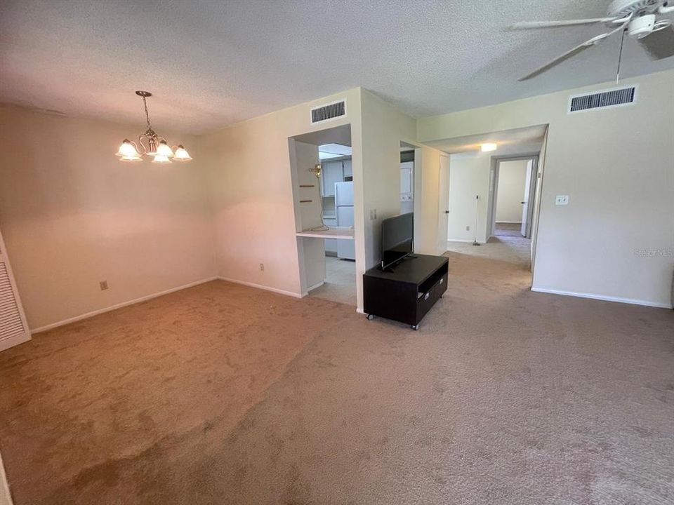 For Sale: $112,000 (2 beds, 1 baths, 1054 Square Feet)