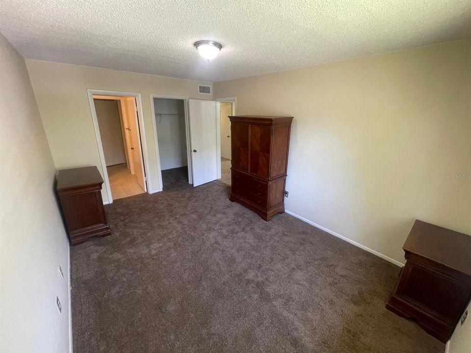 For Sale: $112,000 (2 beds, 1 baths, 1054 Square Feet)