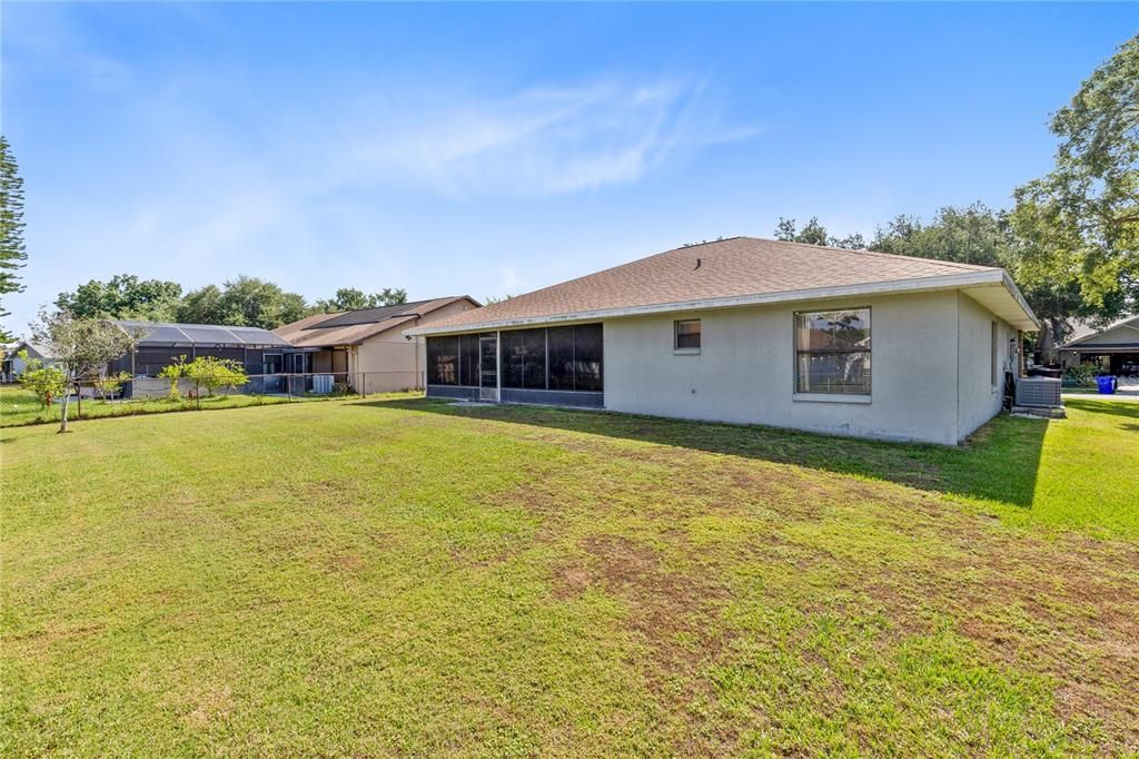 Active With Contract: $335,000 (3 beds, 2 baths, 1632 Square Feet)