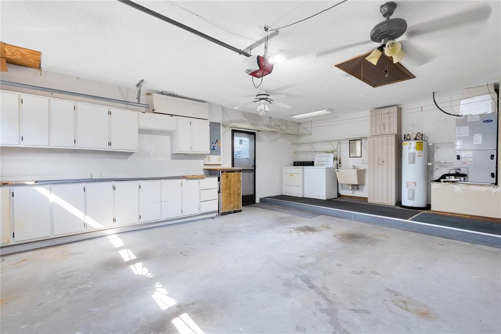 Active With Contract: $335,000 (3 beds, 2 baths, 1632 Square Feet)