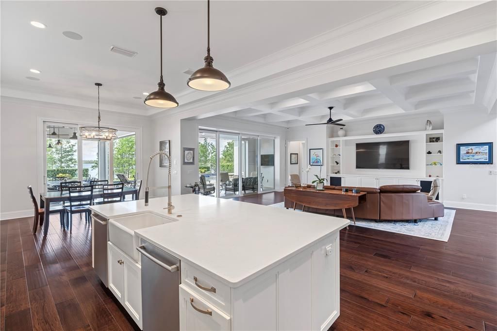 Recently Sold: $2,850,000 (5 beds, 5 baths, 4464 Square Feet)