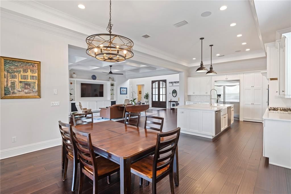 Recently Sold: $2,850,000 (5 beds, 5 baths, 4464 Square Feet)