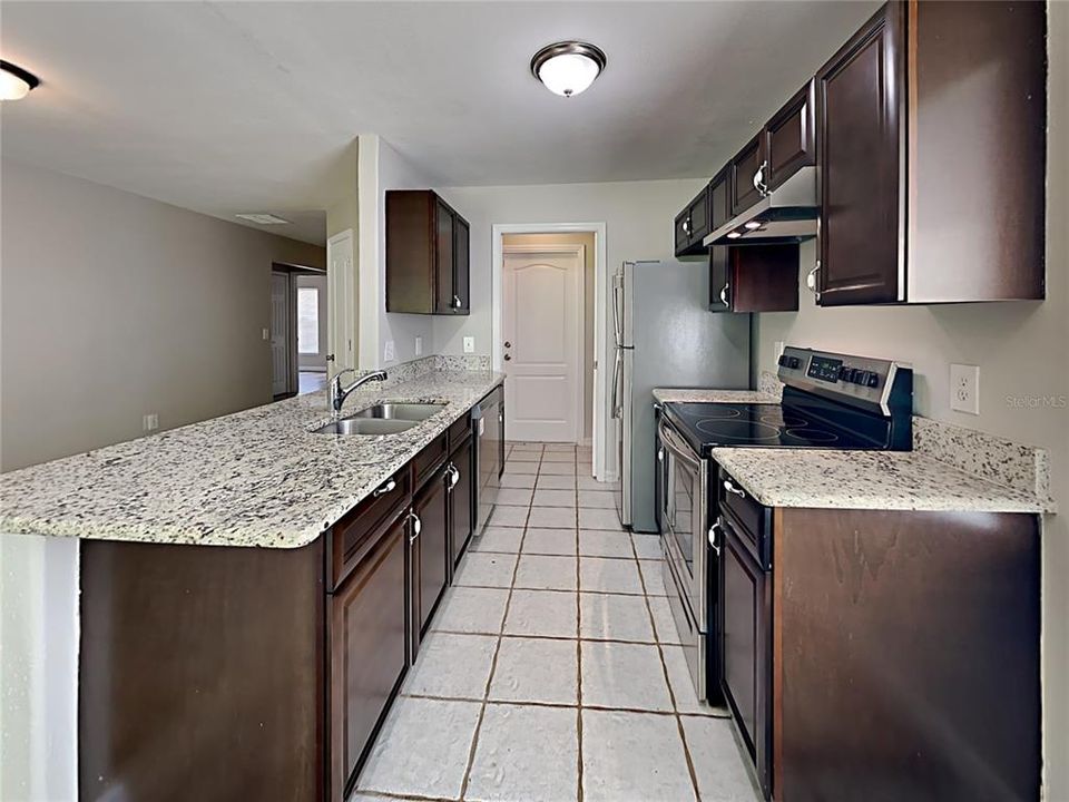 For Rent: $2,095 (3 beds, 2 baths, 1260 Square Feet)
