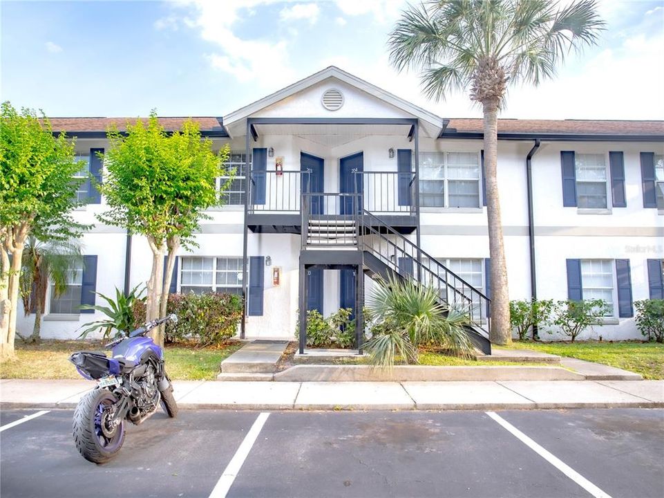 Active With Contract: $199,700 (2 beds, 2 baths, 840 Square Feet)