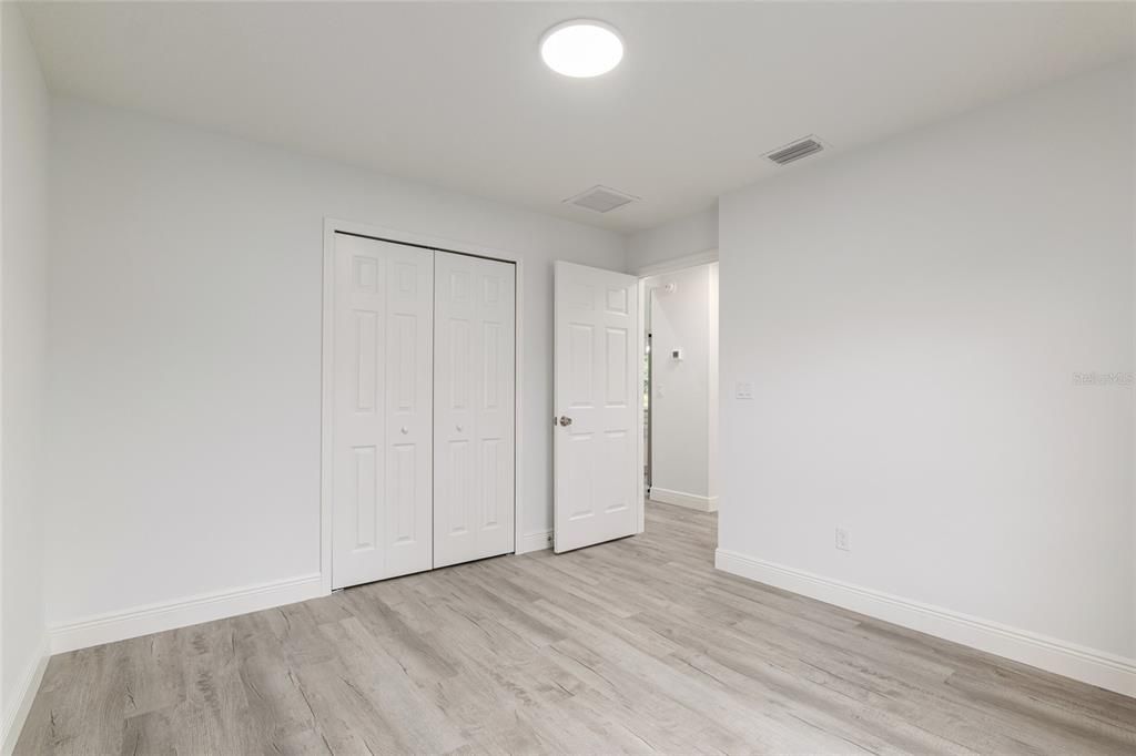 Active With Contract: $279,000 (3 beds, 2 baths, 1484 Square Feet)