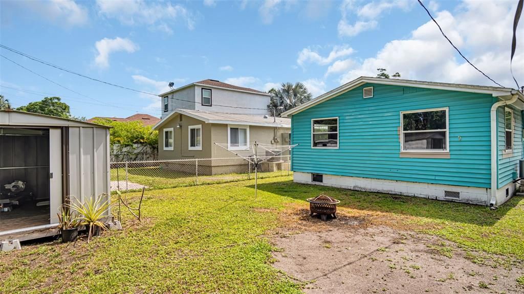 For Sale: $260,000 (3 beds, 1 baths, 1104 Square Feet)