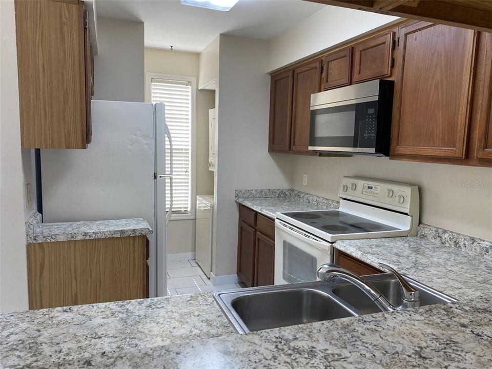 Active With Contract: $1,780 (2 beds, 2 baths, 1110 Square Feet)