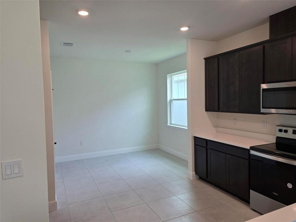 For Sale: $363,048 (3 beds, 2 baths, 1937 Square Feet)