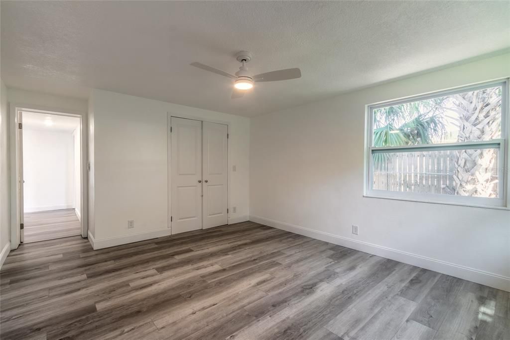 Active With Contract: $214,900 (3 beds, 1 baths, 1261 Square Feet)