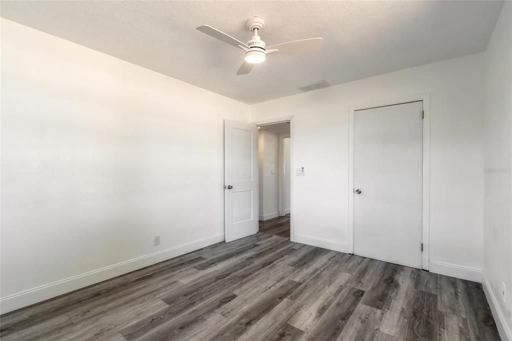 Active With Contract: $214,900 (3 beds, 1 baths, 1261 Square Feet)