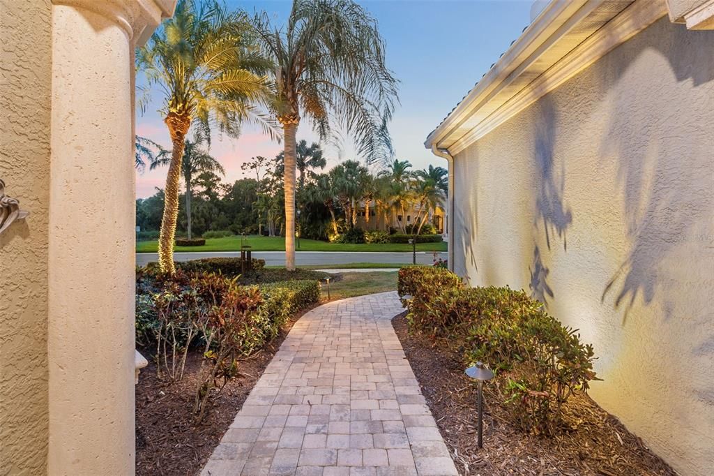 Recently Sold: $1,200,000 (3 beds, 2 baths, 3080 Square Feet)