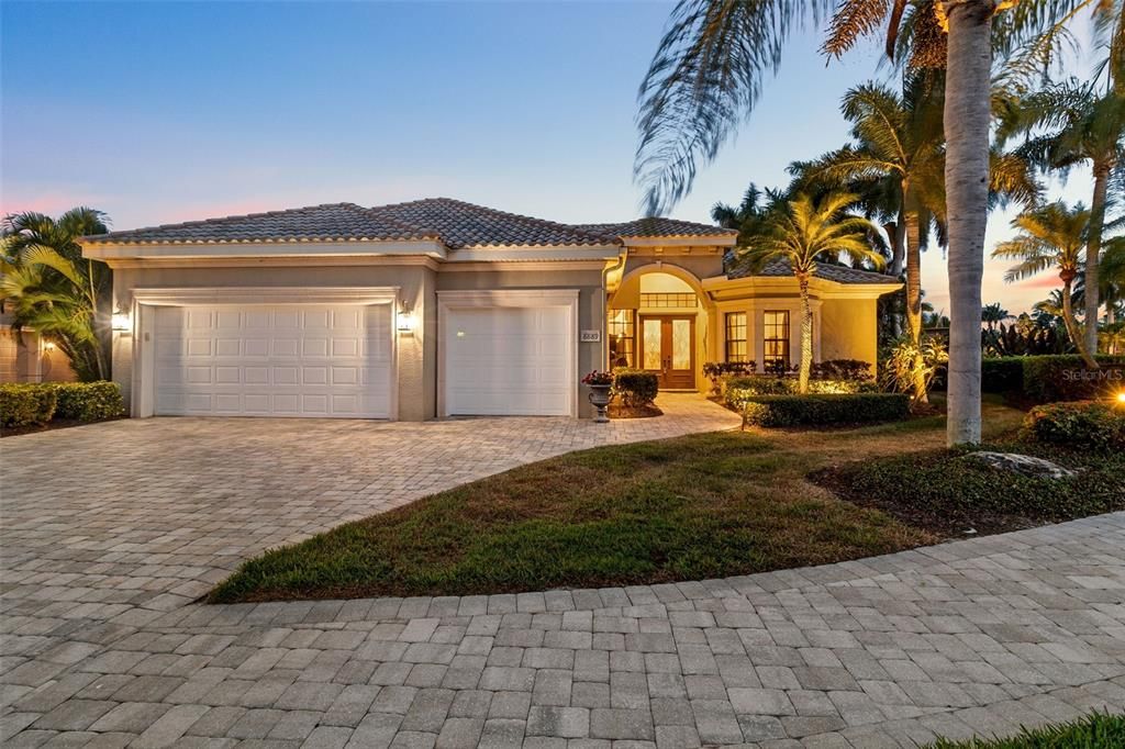 Recently Sold: $1,200,000 (3 beds, 2 baths, 3080 Square Feet)