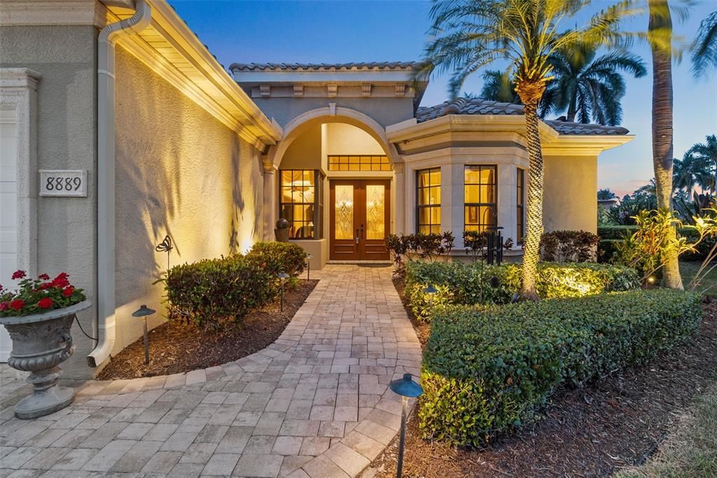 Recently Sold: $1,200,000 (3 beds, 2 baths, 3080 Square Feet)