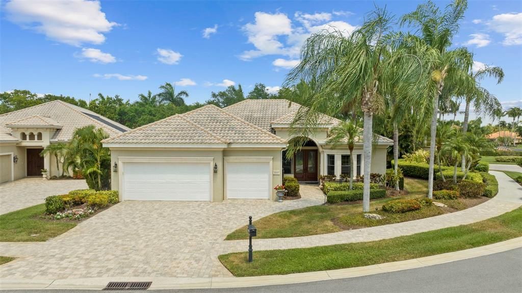 Recently Sold: $1,200,000 (3 beds, 2 baths, 3080 Square Feet)