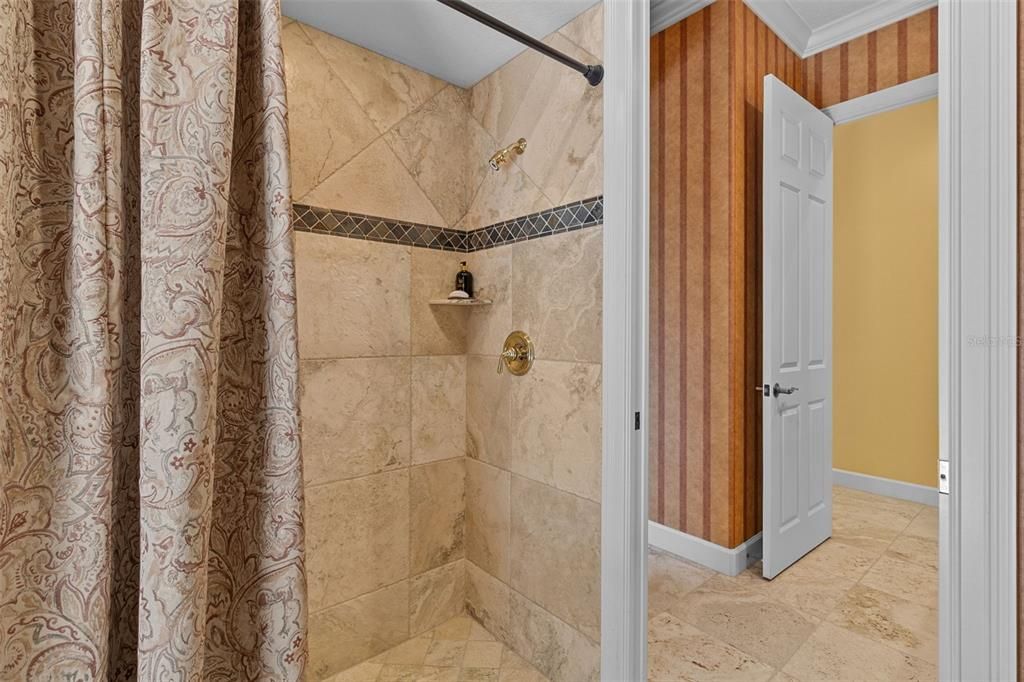 Recently Sold: $1,200,000 (3 beds, 2 baths, 3080 Square Feet)