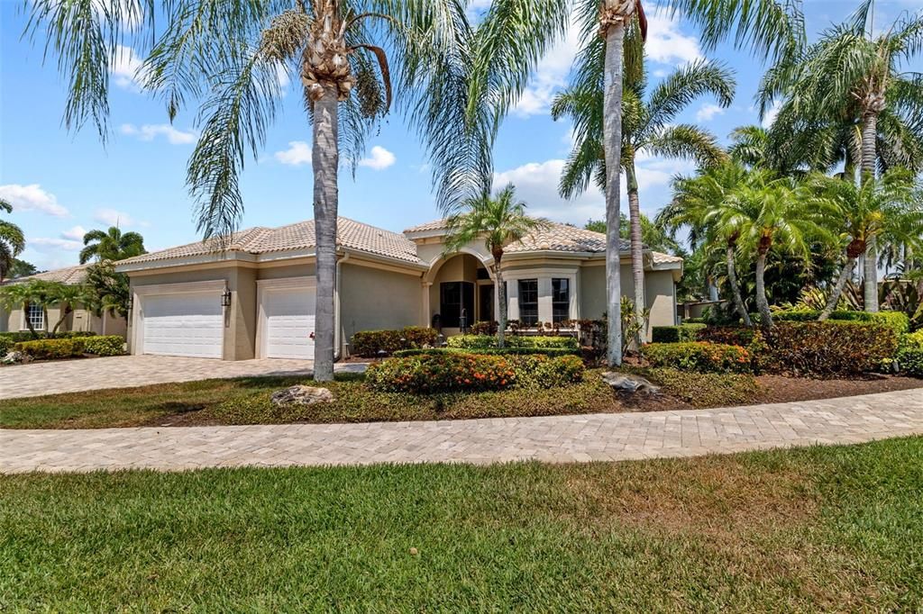 Recently Sold: $1,200,000 (3 beds, 2 baths, 3080 Square Feet)