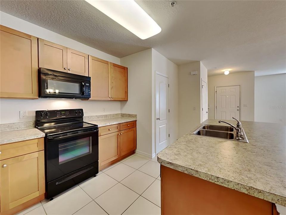 For Rent: $2,095 (3 beds, 2 baths, 1695 Square Feet)