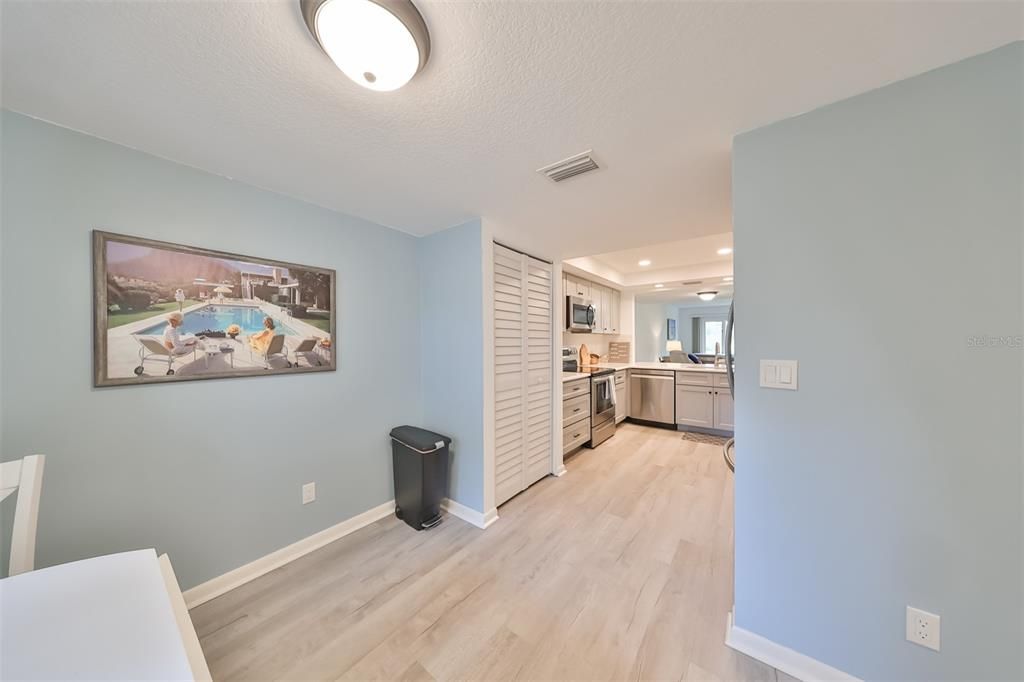 For Sale: $425,000 (2 beds, 2 baths, 1556 Square Feet)