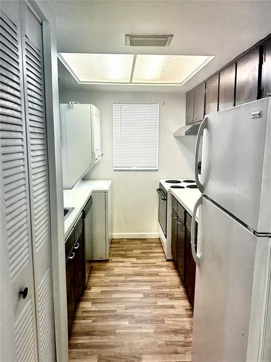 For Rent: $1,250 (2 beds, 1 baths, 891 Square Feet)