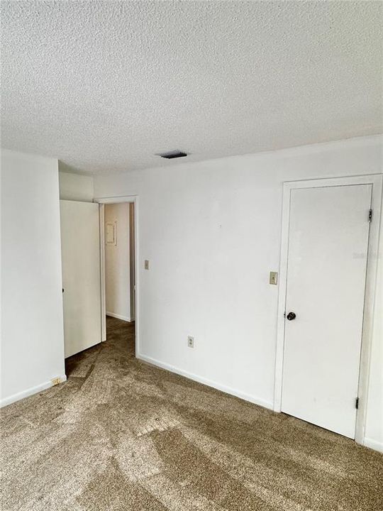 For Rent: $1,250 (2 beds, 1 baths, 891 Square Feet)