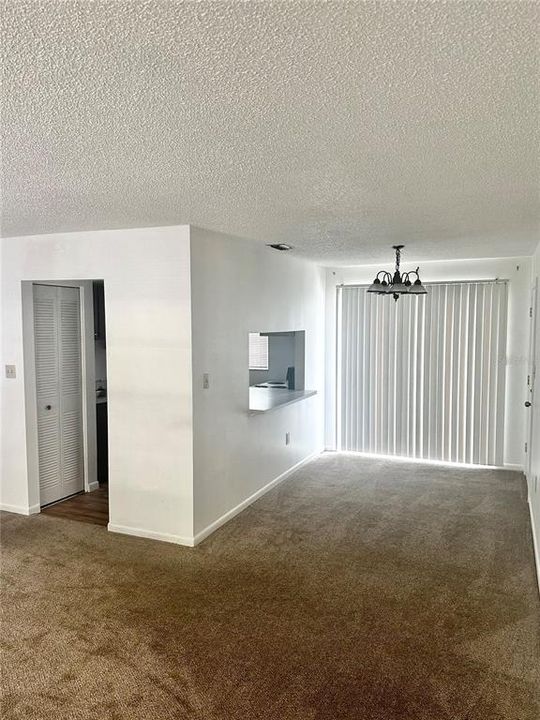 For Rent: $1,250 (2 beds, 1 baths, 891 Square Feet)