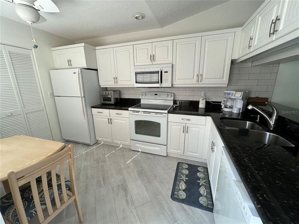 For Rent: $6,000 (2 beds, 2 baths, 1272 Square Feet)