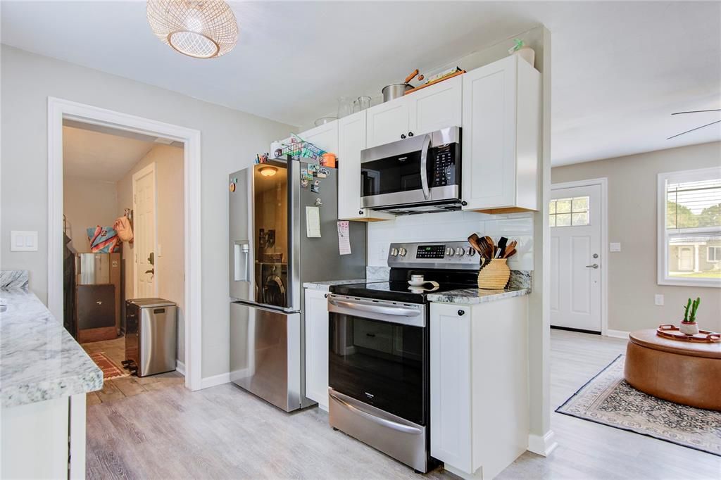 Active With Contract: $319,000 (2 beds, 1 baths, 782 Square Feet)