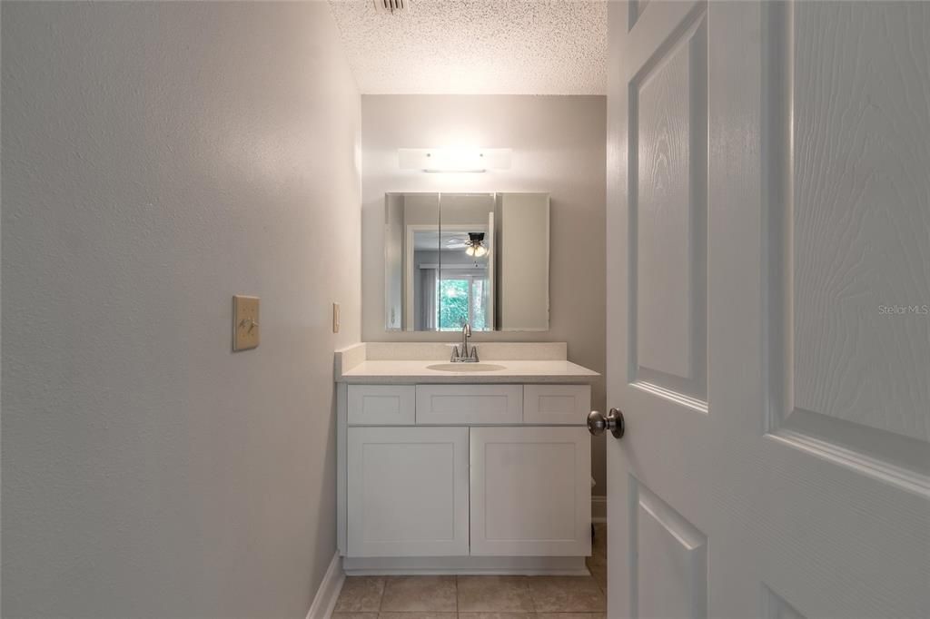 Active With Contract: $144,900 (2 beds, 2 baths, 864 Square Feet)