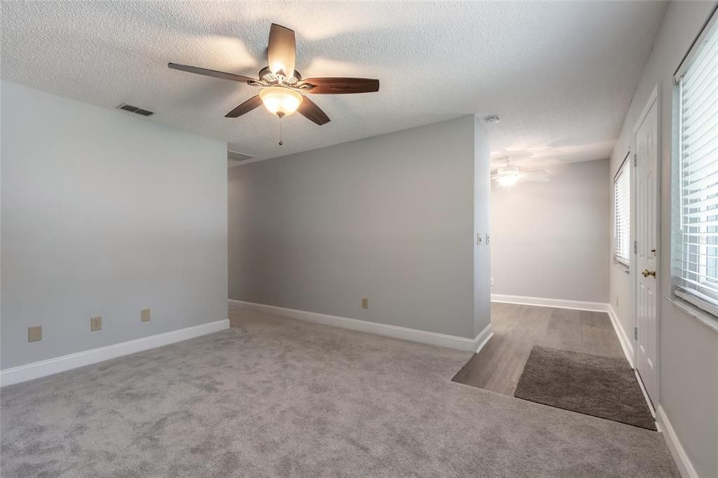 Active With Contract: $144,900 (2 beds, 2 baths, 864 Square Feet)