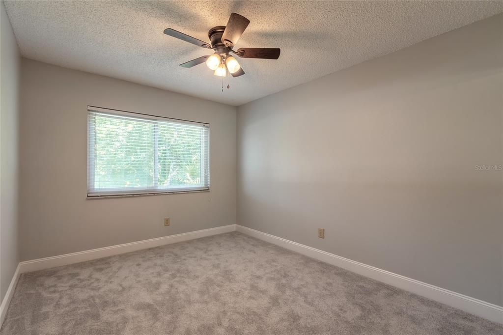 Active With Contract: $144,900 (2 beds, 2 baths, 864 Square Feet)