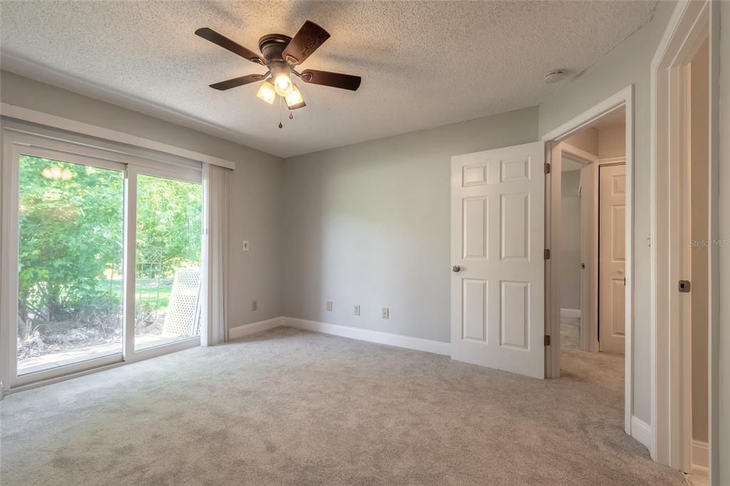 Active With Contract: $144,900 (2 beds, 2 baths, 864 Square Feet)