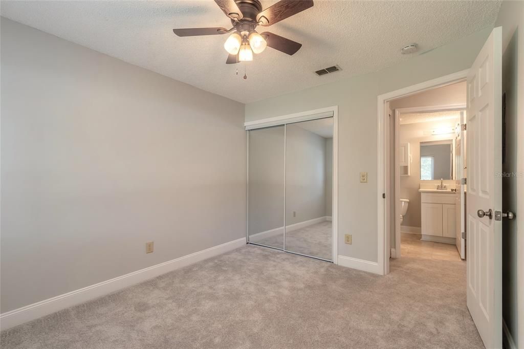 Active With Contract: $144,900 (2 beds, 2 baths, 864 Square Feet)