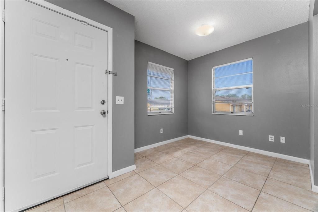 Active With Contract: $239,900 (2 beds, 2 baths, 990 Square Feet)