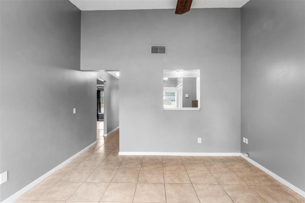 Active With Contract: $239,900 (2 beds, 2 baths, 990 Square Feet)