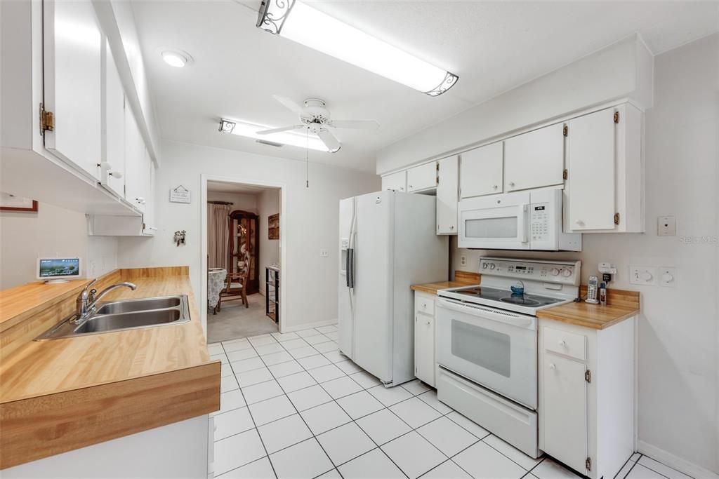 Active With Contract: $449,999 (3 beds, 2 baths, 1778 Square Feet)