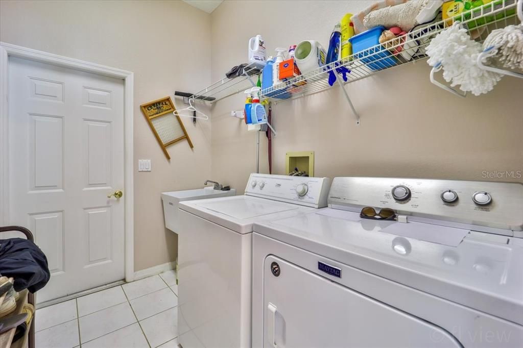 Active With Contract: $384,900 (3 beds, 2 baths, 1874 Square Feet)
