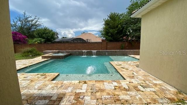 Amazing pool for sunny days